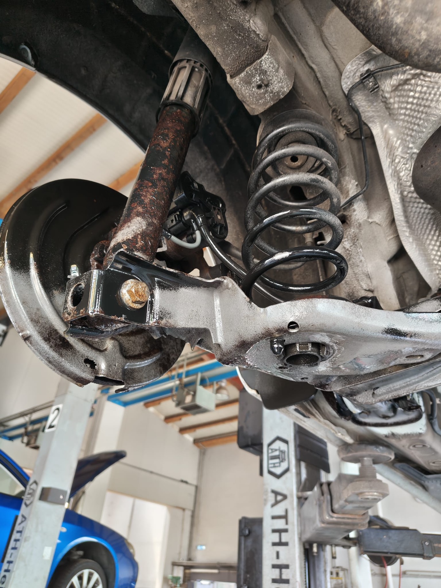 Rost am Stoßdämpfer und Fahrwerk